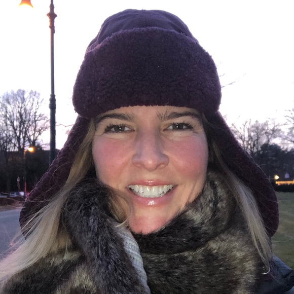 Meet your Posher, Heather - Picture 2 of 3